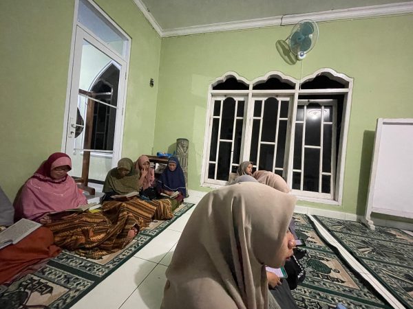 Pemberdayaan Kegiatan Rutin di Mushola Nurul Huda Desa Sambirata oleh KKN Kelompok 08 UNUGHA Cilacap
